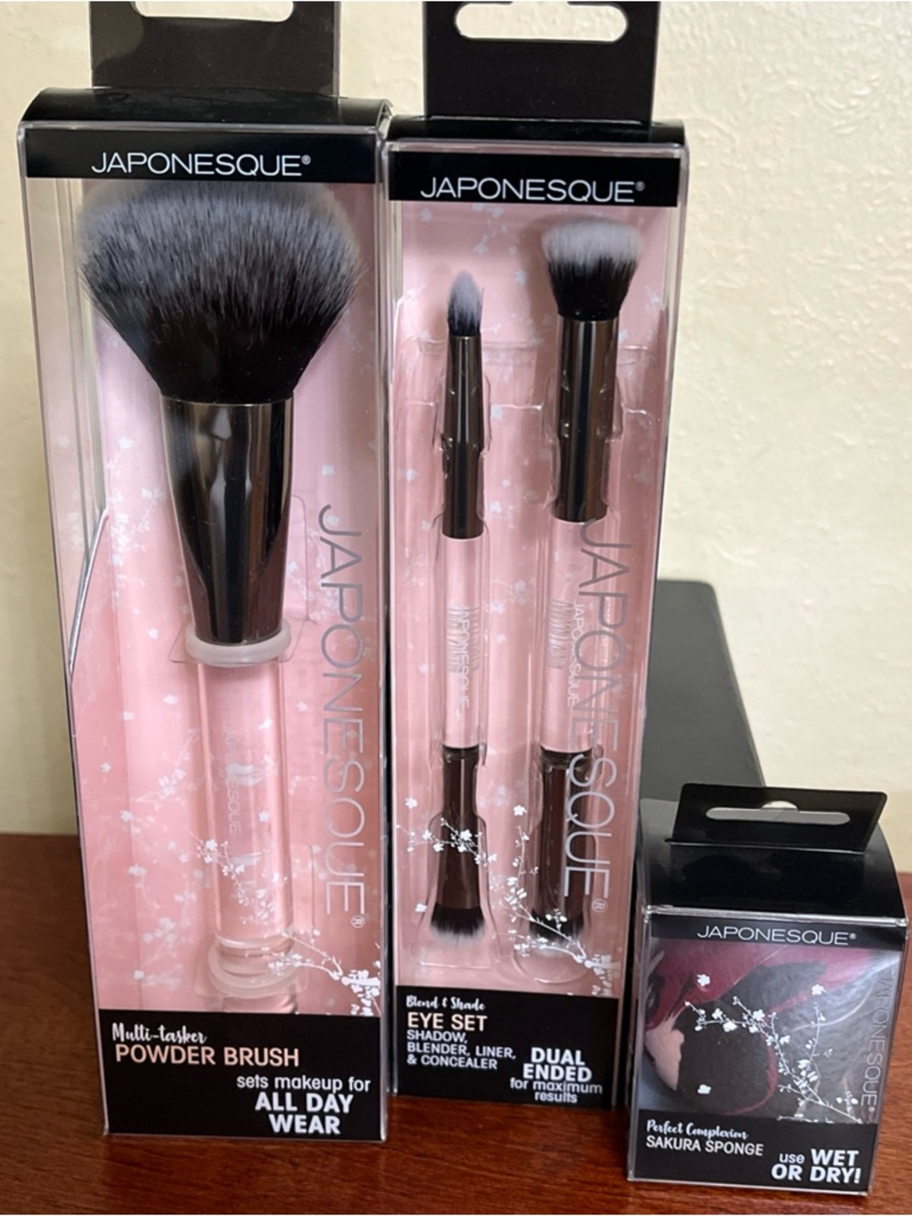 Japonesque makeup brush lot and Sakura sponge